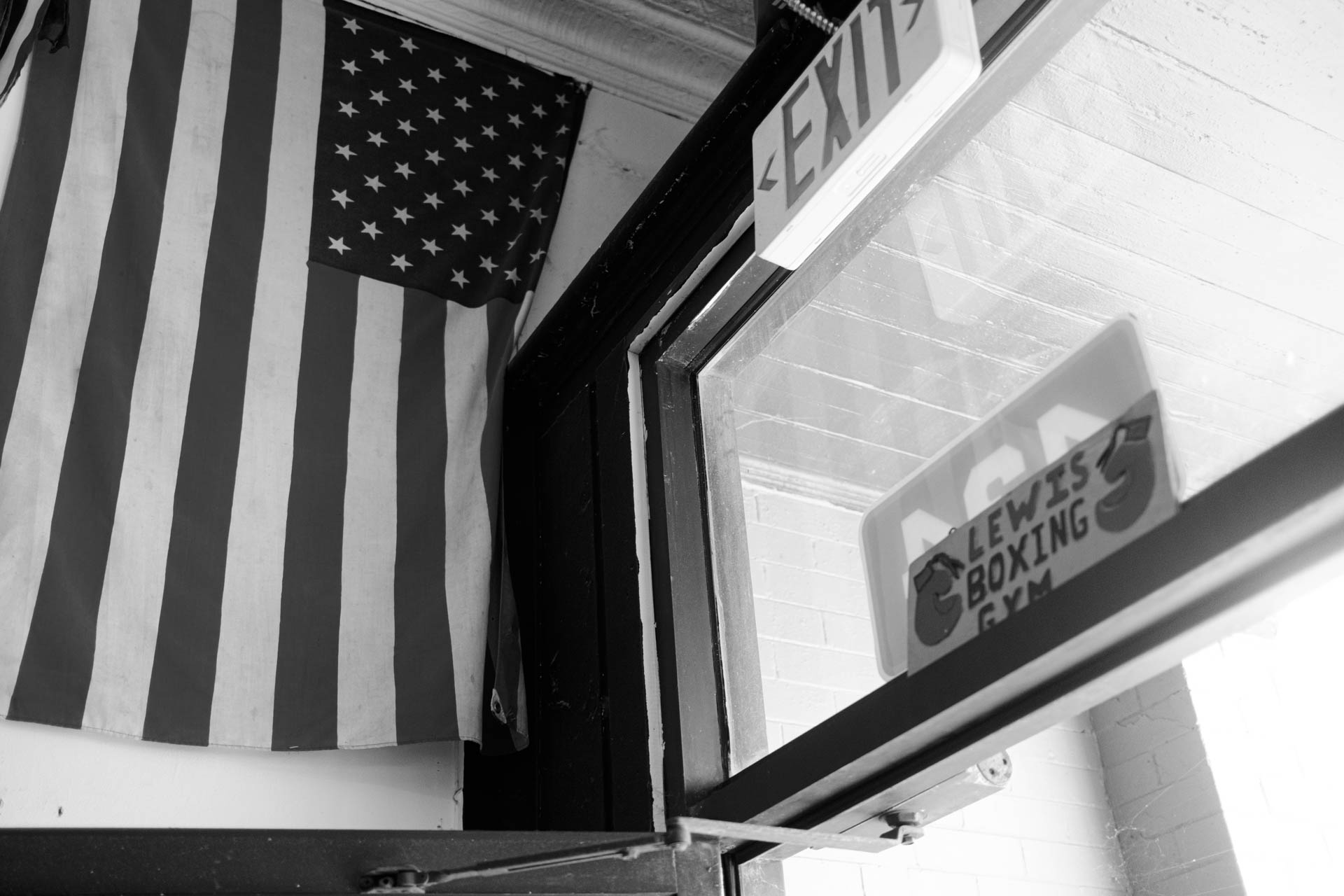 american-flag-lewis-boxing-gym-travis-dewitz-2301.JPG