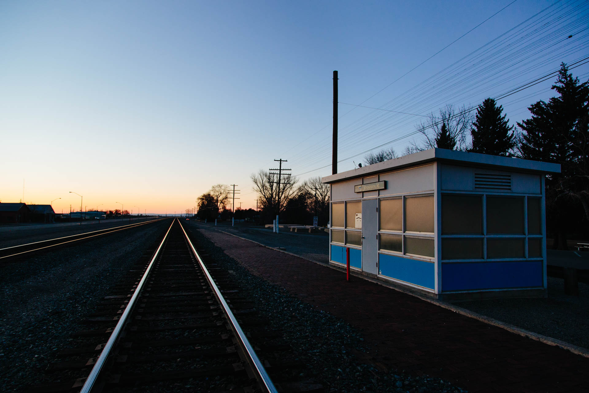 amtrak_shelter_sunset_shoshone_id