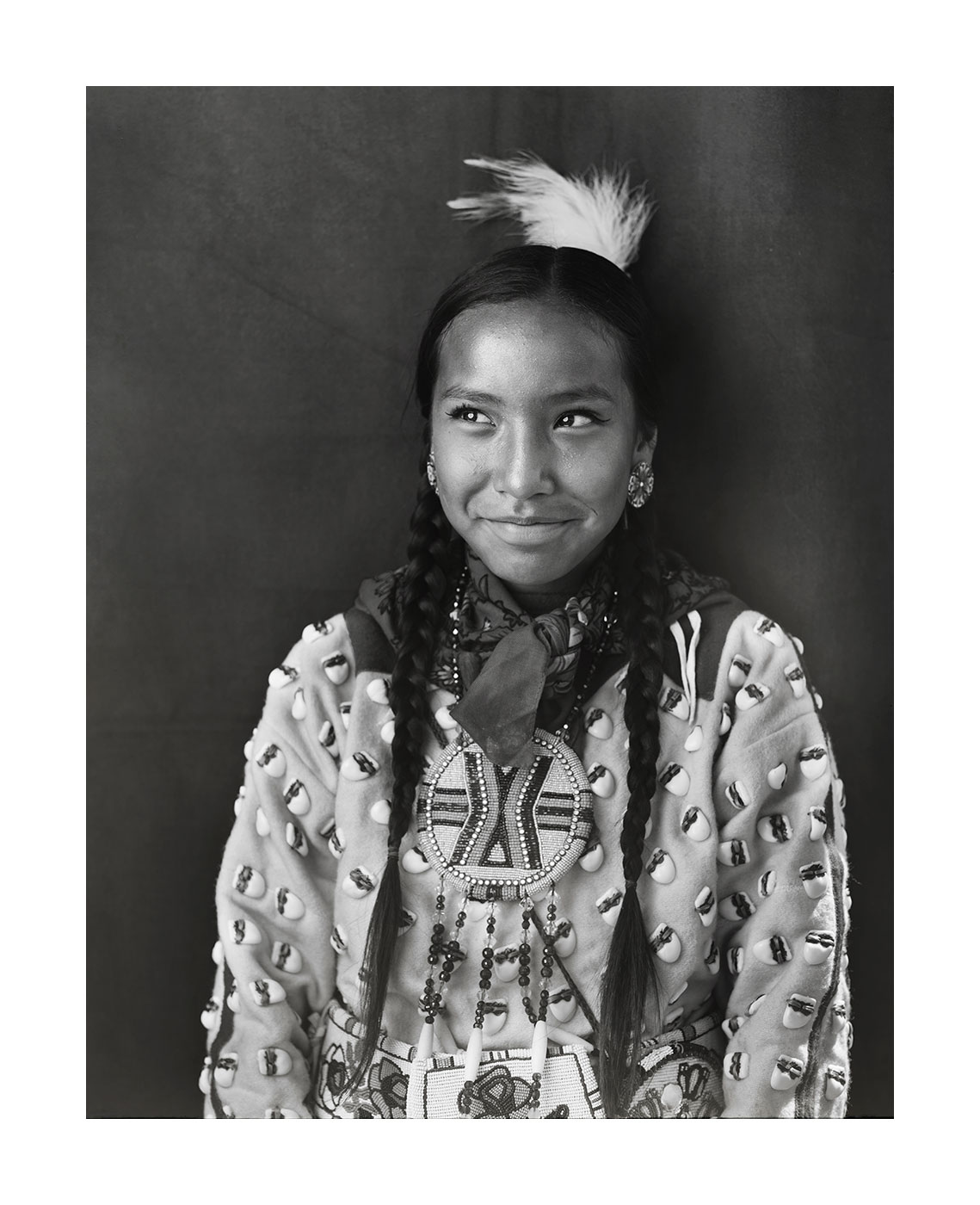 apsaalooke-crow-indian-girl-portrait-with-smiling