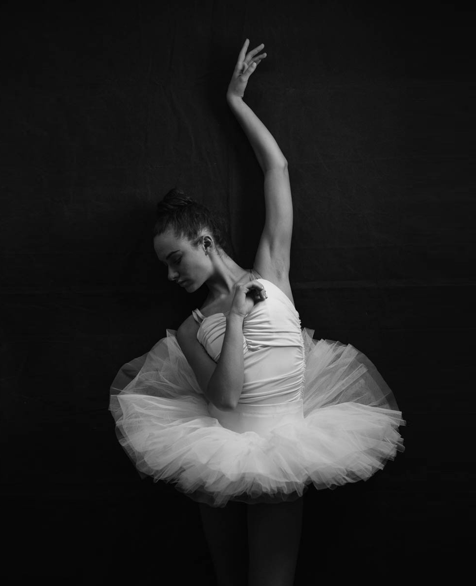aurora-ballerina-portrait-white-tutu-8334.JPG