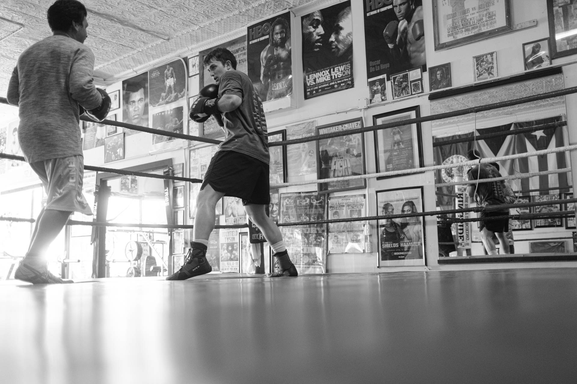 boxers-training-in-ring-lewis-boxing-gym-travis-dewitz-3093.JPG