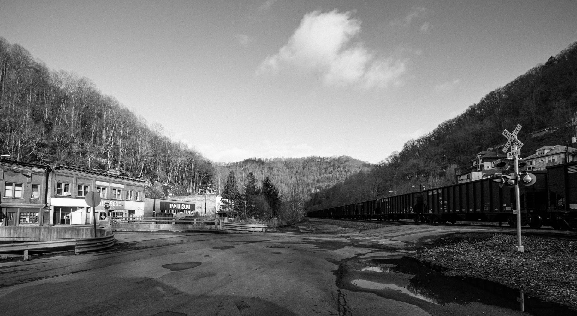coal-train-rushing-through-northfork-wv-1807.JPG