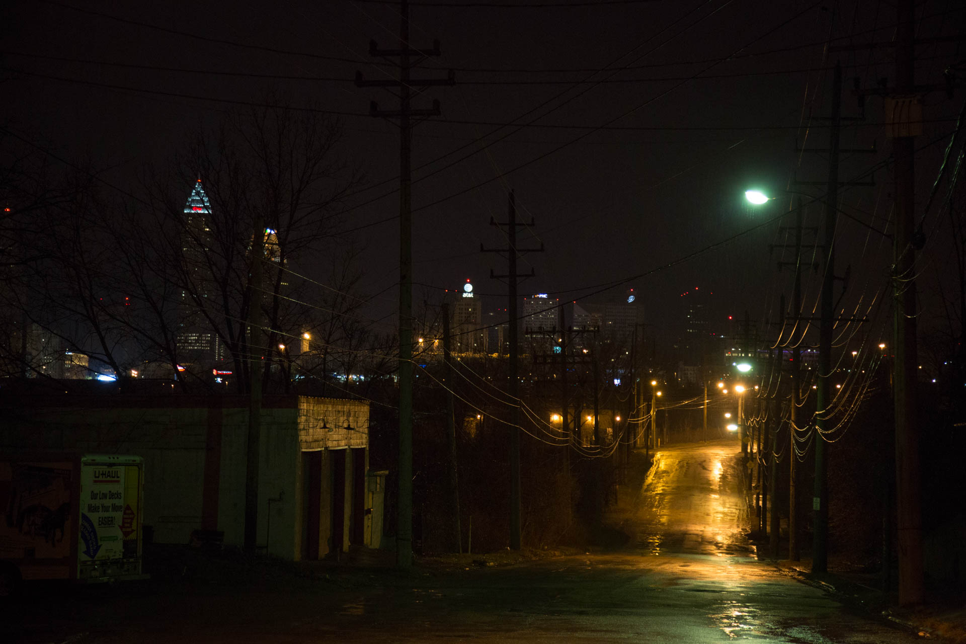 dark-alley-cleveland-oh-skyline-night-5260untitled