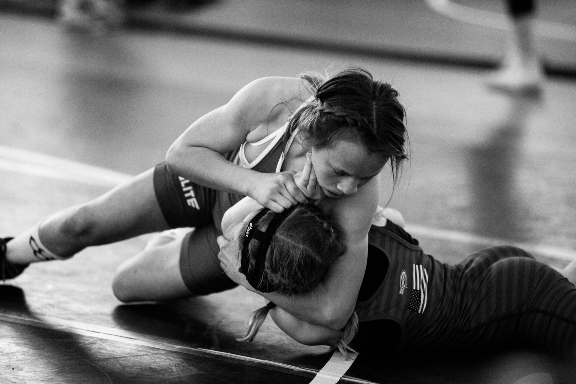 girls-wrestling-wisconsin-dells-state-tournament-head-lock-greco-travis-dewitz-1141.JPG