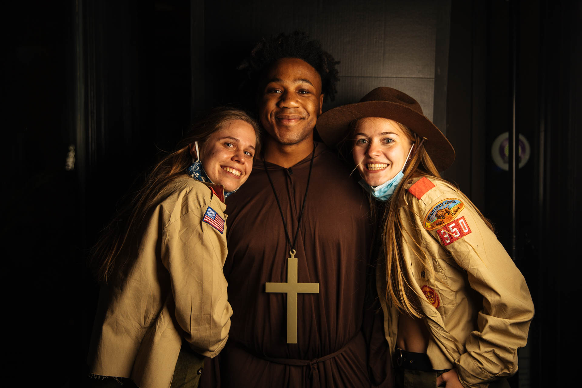 halloween-female-boy-scouts-priest-costume-travis-dewitz-7364.JPG