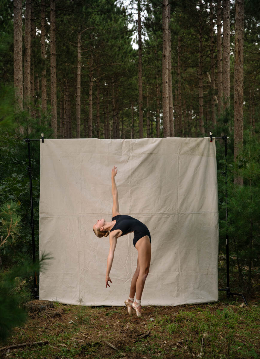 hannah-ballerina-portrait-forest-flex-back-6931.JPG