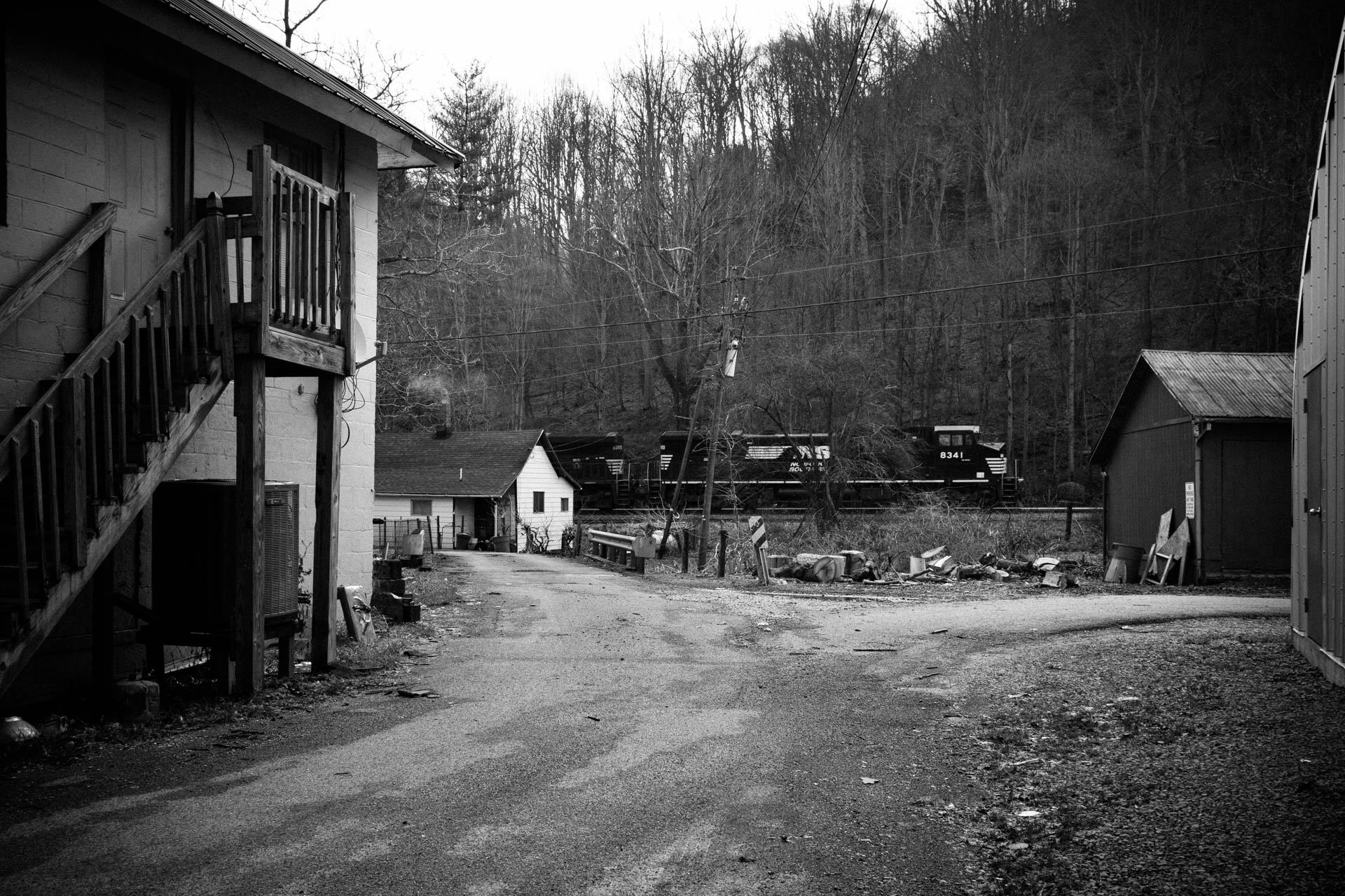lonely-mountain-railroad-town-powhatan-wv-1859.JPG