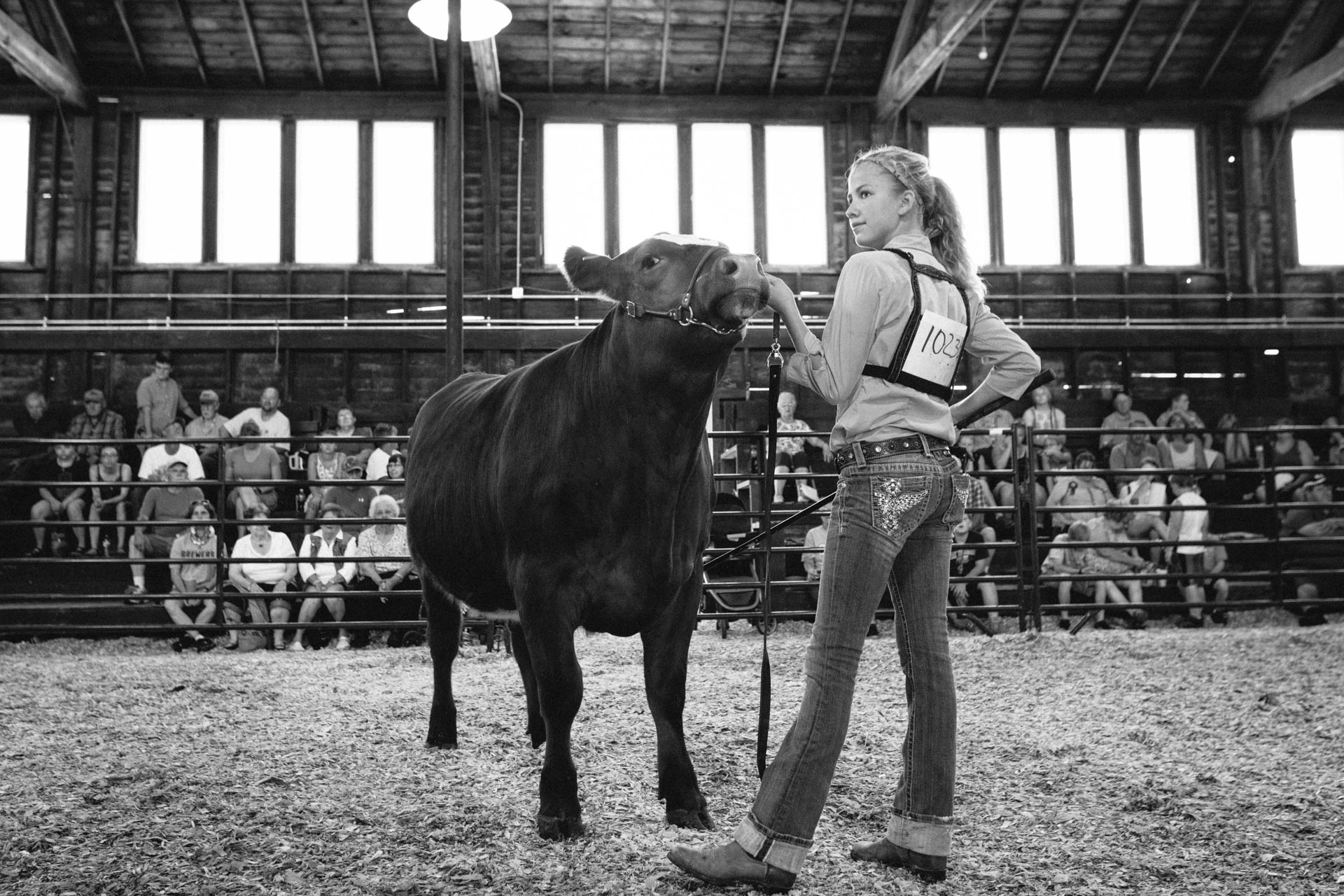 northern-wisconsin-state-fair-teen-shows-her-steer