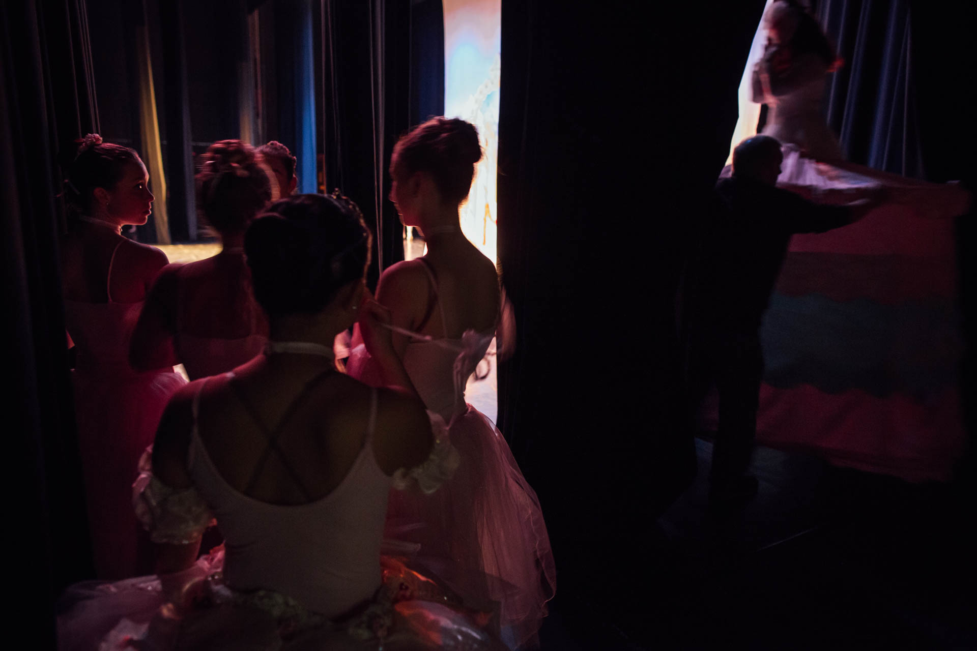 nutcracker-ballet-side-stage-action-6063