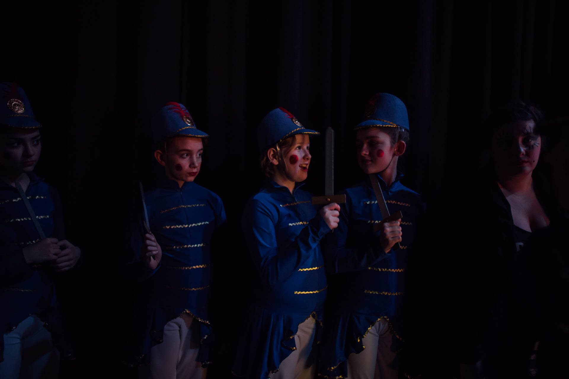 nutcracker-ballet-soldiers-side-stage-6354
