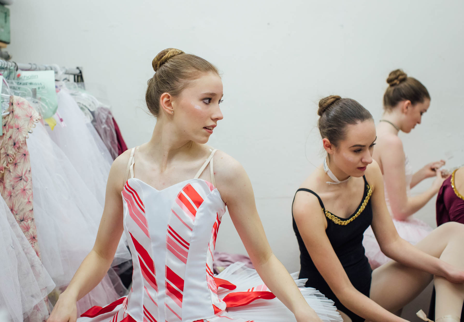 nutcracker-candy-cane-ballerina-dressing-room-3523
