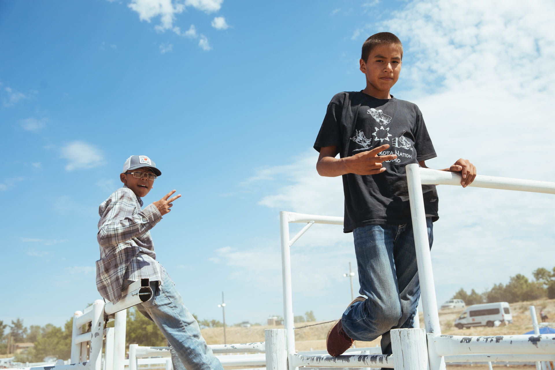pine-ridge-reservation-rodeo-boys-peace-travis-dewitz-9139.JPG