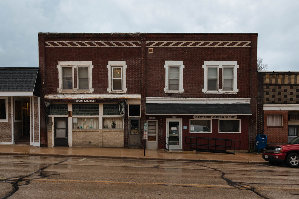 Ridgeway, Wis. 53582