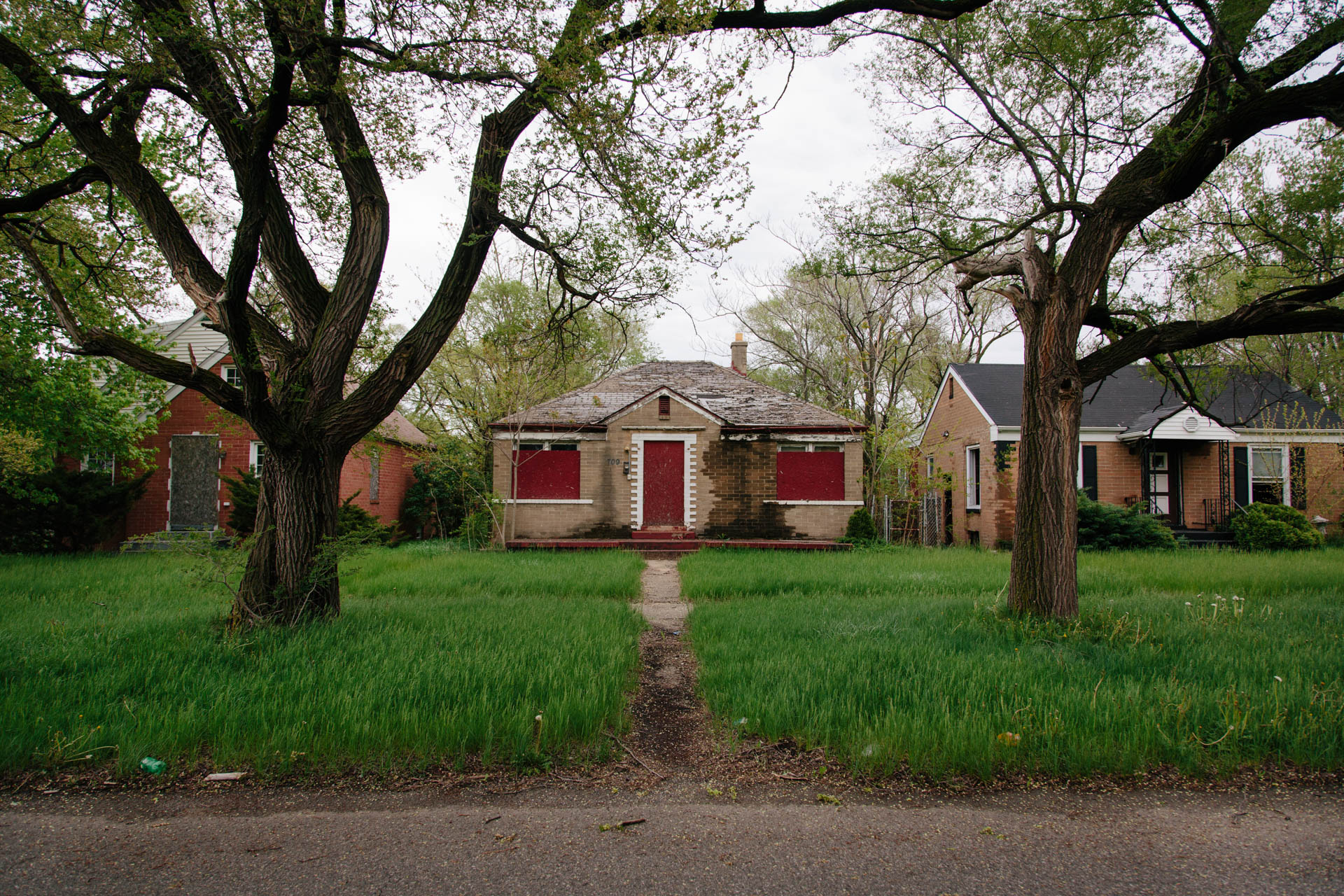 vacant-homes-on-beautiful-street-gary