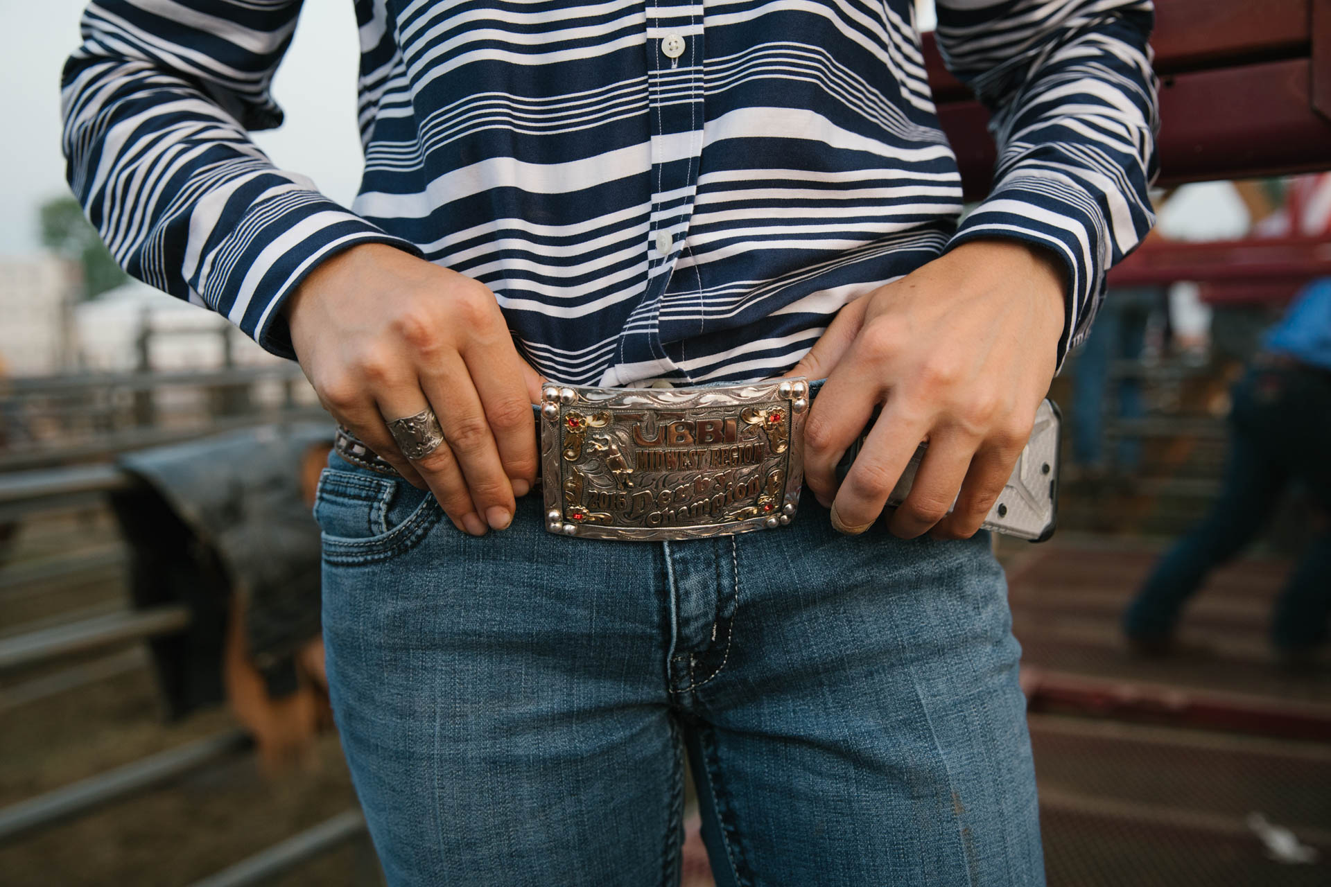 western-trophy-buckle-4858.JPG